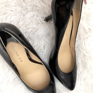 Size 7 black leather women’s Gianna bini